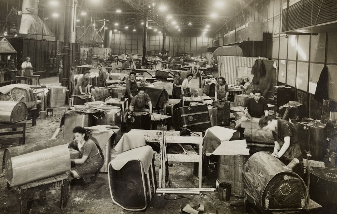 1950年代のデニムを纏った工場労働者